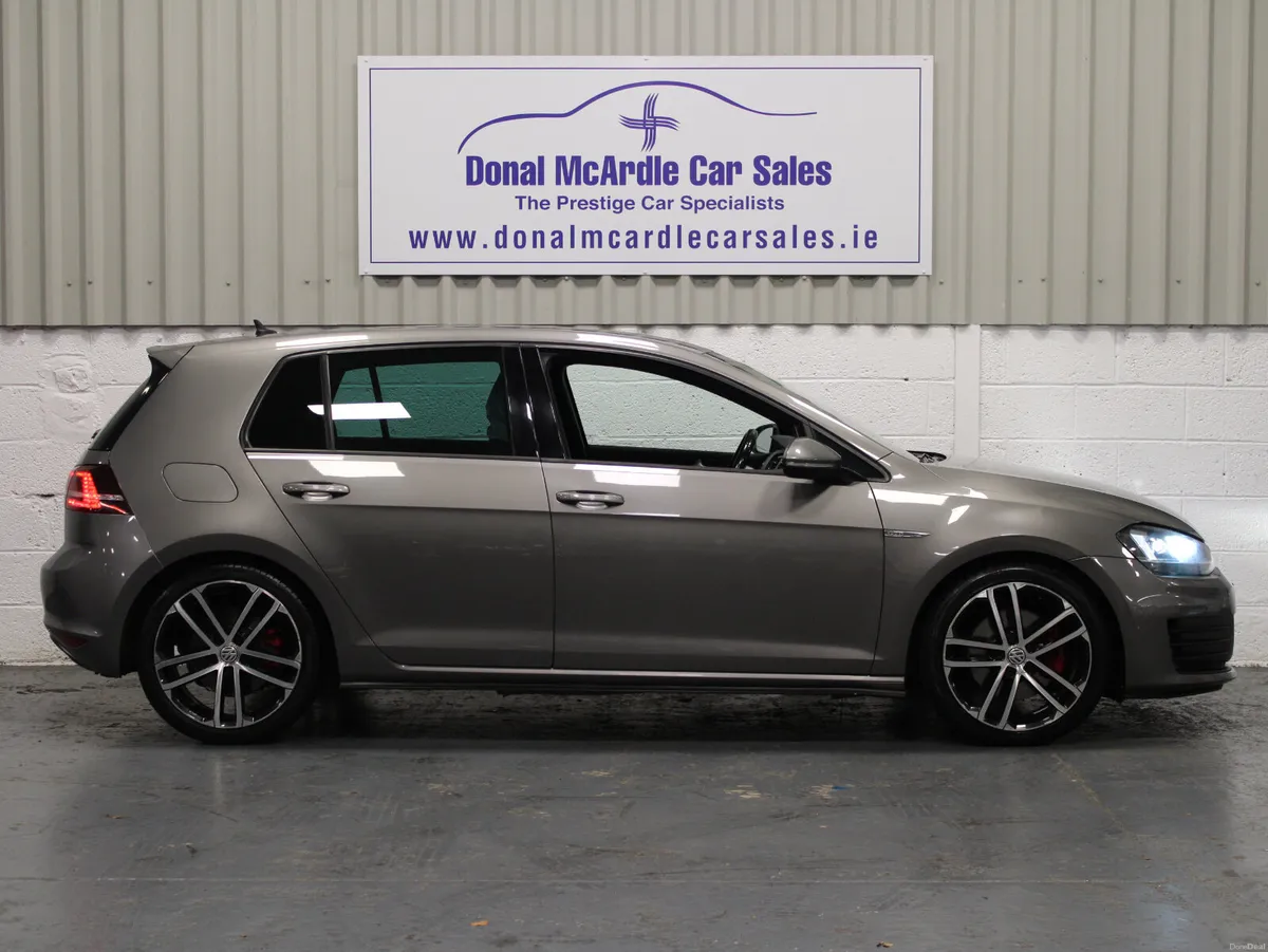 2017 Volkswagen Golf GTD - Image 6