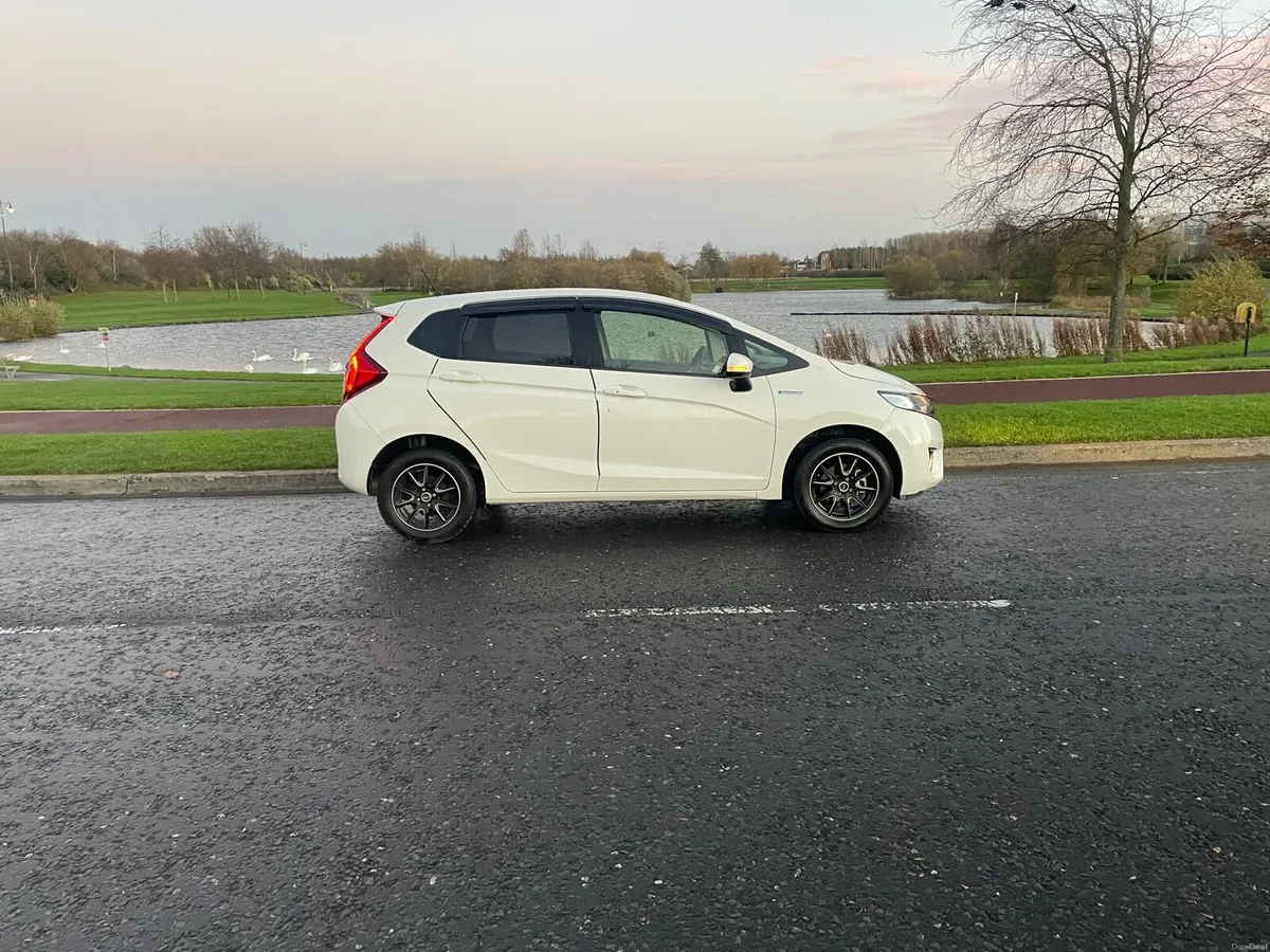 HONDA FIT HYBRID AUTO 1.5 NEW NCT 7/27 TAX 1/26 - Image 2