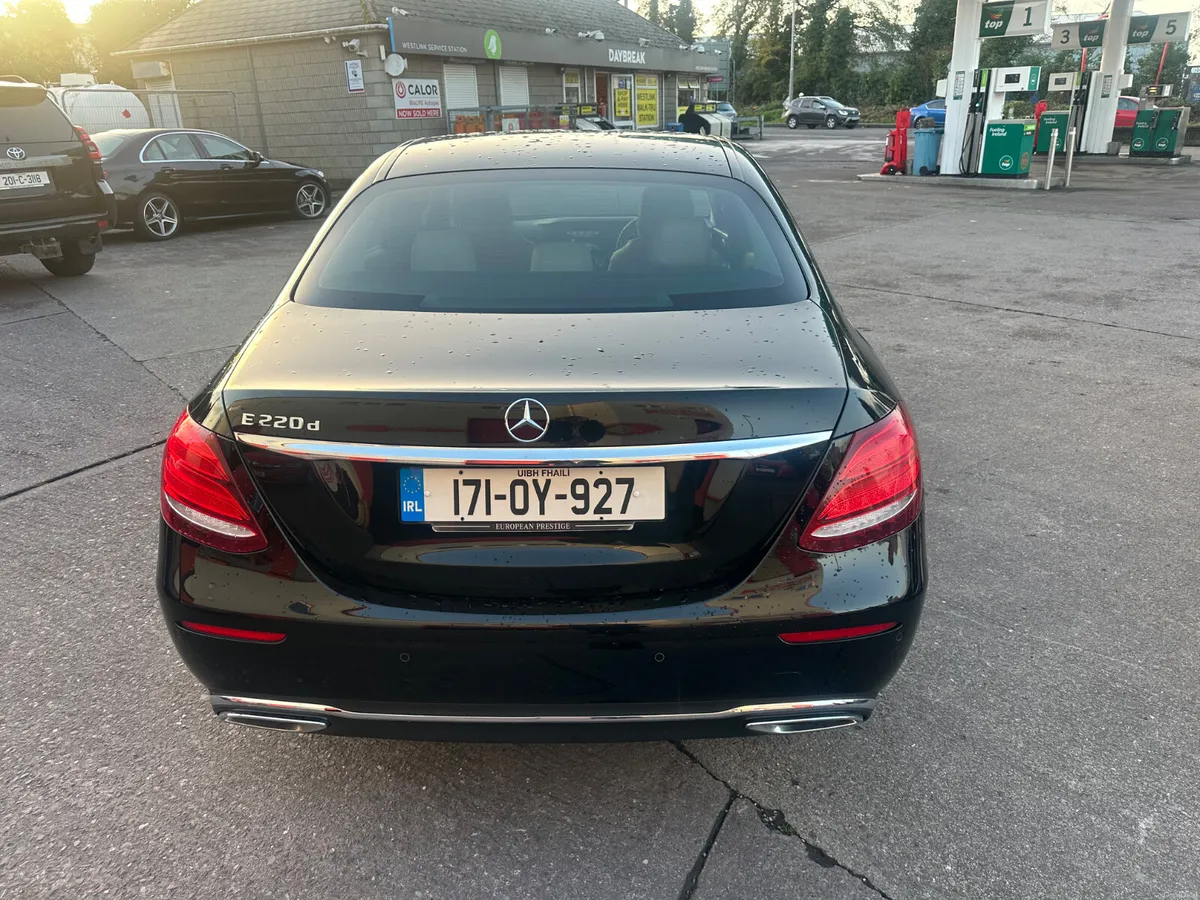 Mercedes-Benz E-Class 2017 - Image 4