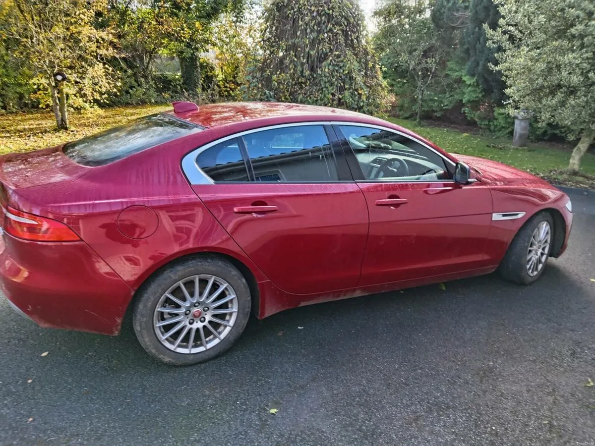 Jaguar XE - Image 4