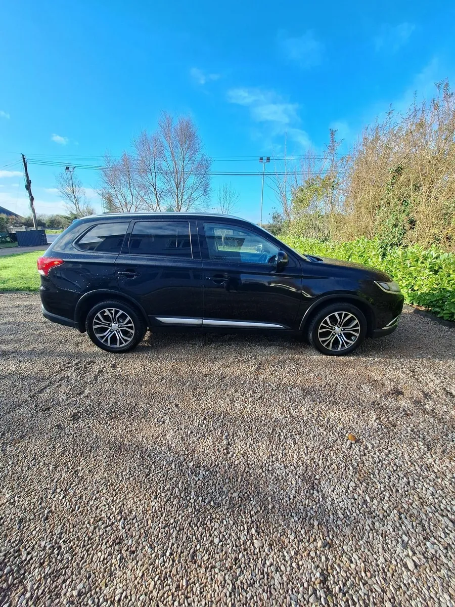 Mitsubishi Outlander 2017 - Image 1