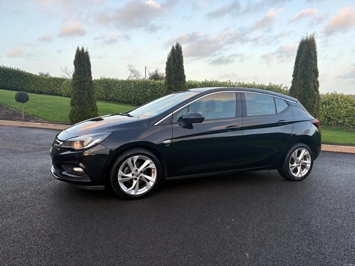 Opel Astra 2017 - Image 1