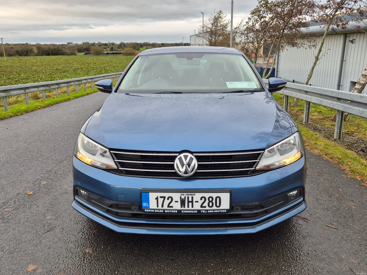 2017 Volkswagen Jetta  CL 2.0 TDI - Image 2