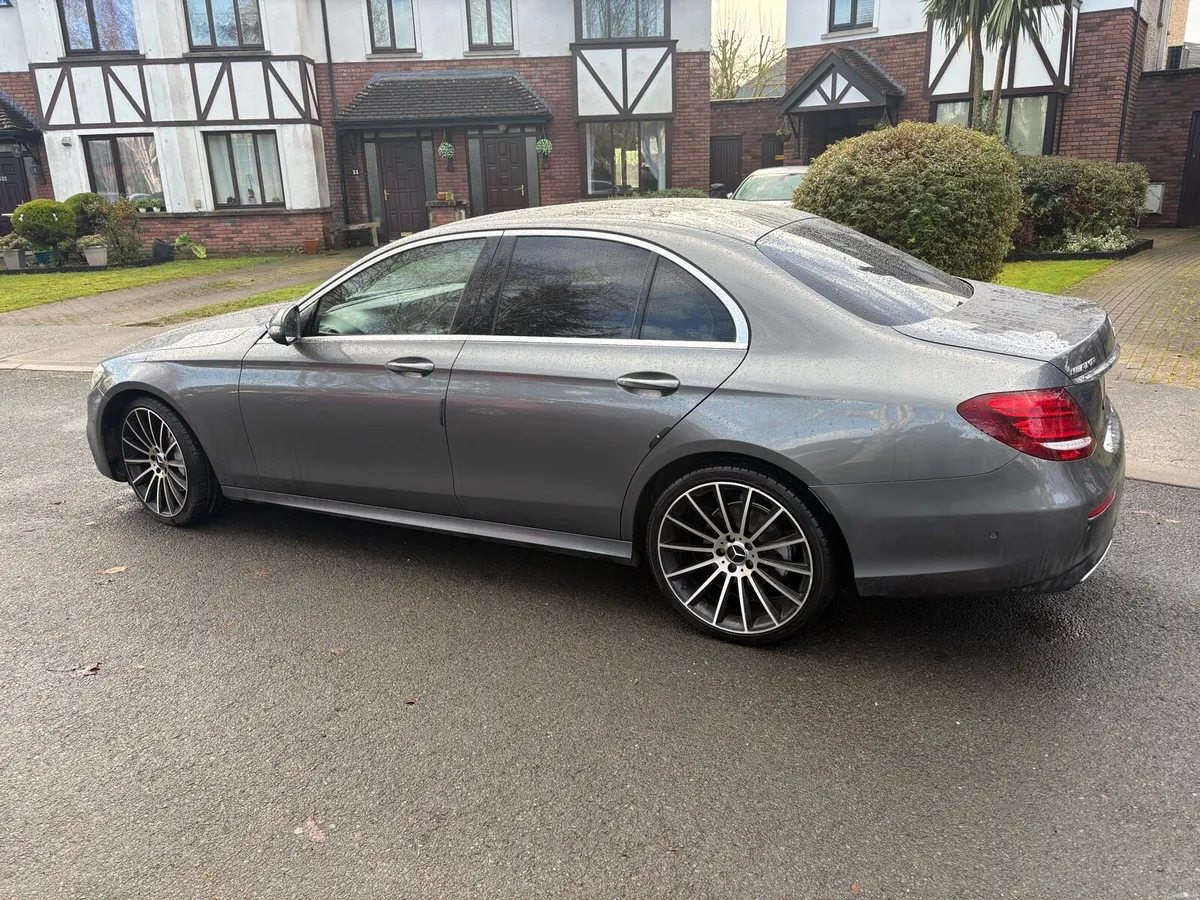 Mercedes Benz E200 AMG - Image 4