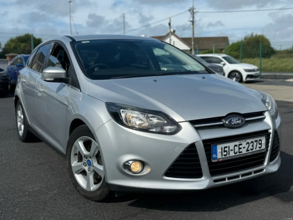 Ford Focus 1.6 TDCI Zetec Navigator 115PS 5DR - Image 2