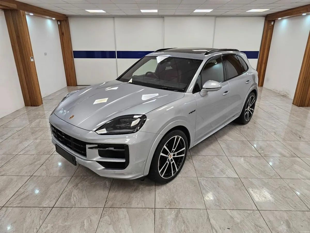 Porsche Cayenne ENORMOUS SPECIFICATION - Image 3