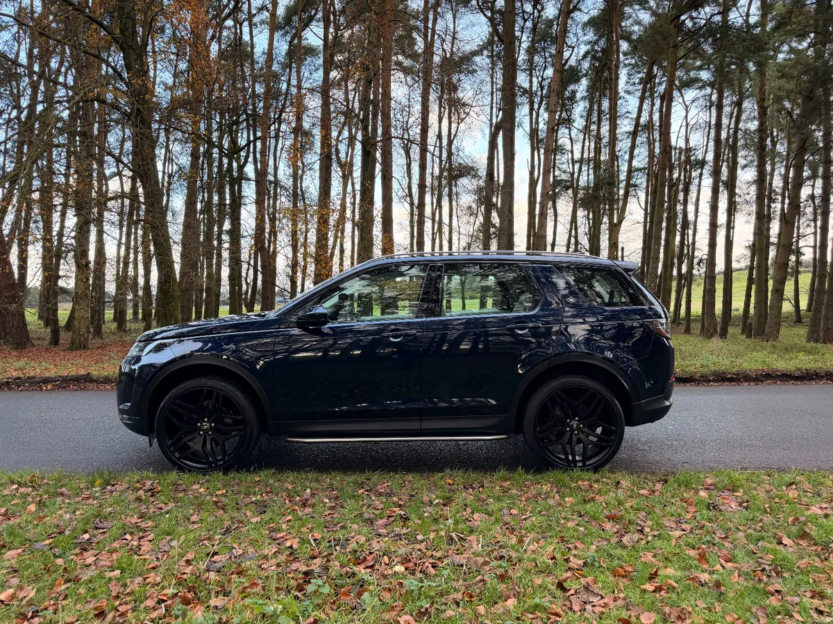 Land Rover Discovery Sport 7 Seater - Image 4