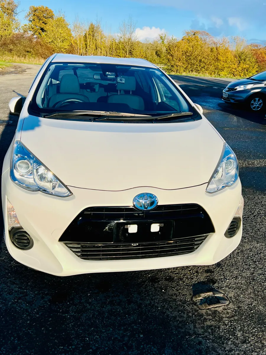 Toyota Aqua 2016. 1.5L PETROL AUTOMATIC - Image 2