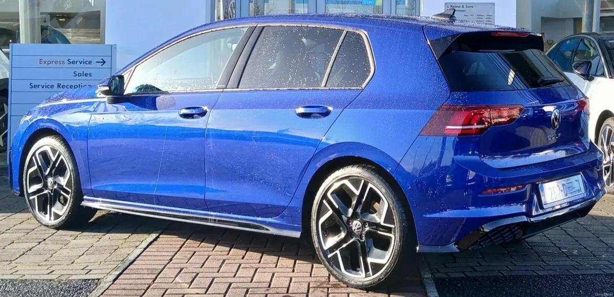Volkswagen Golf R-LINE 2.0 TDI 150HP **REAR VIEW C - Image 4
