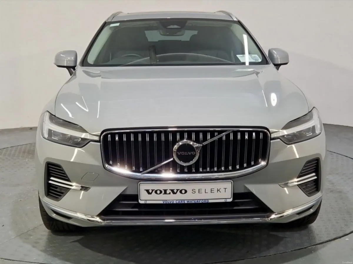 Volvo XC60 T6 AWD PHEV Core - Image 3