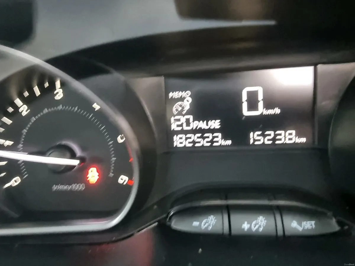 Peugeot 2008 - Image 4