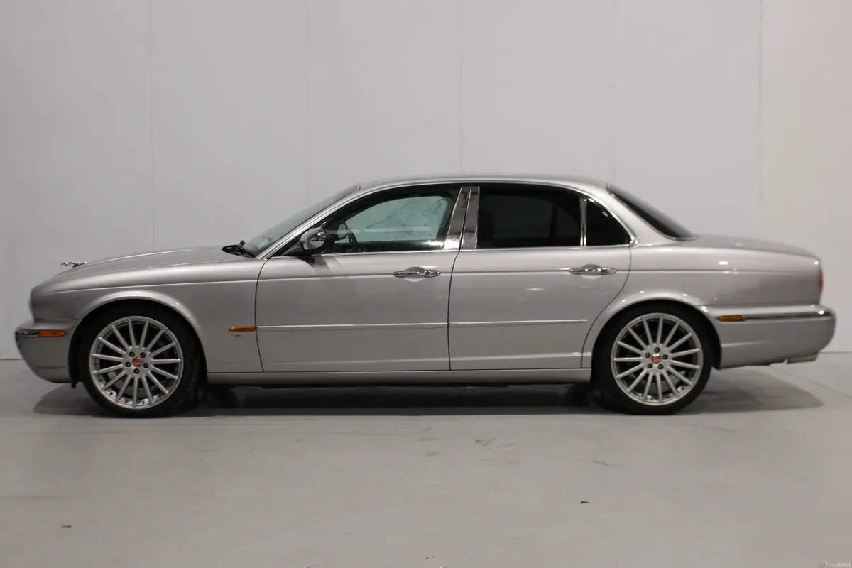 Jaguar XJ 2003 4.4 V8 - Image 4