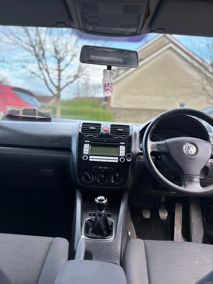 VW Golf: 1.4 petrol - Image 4