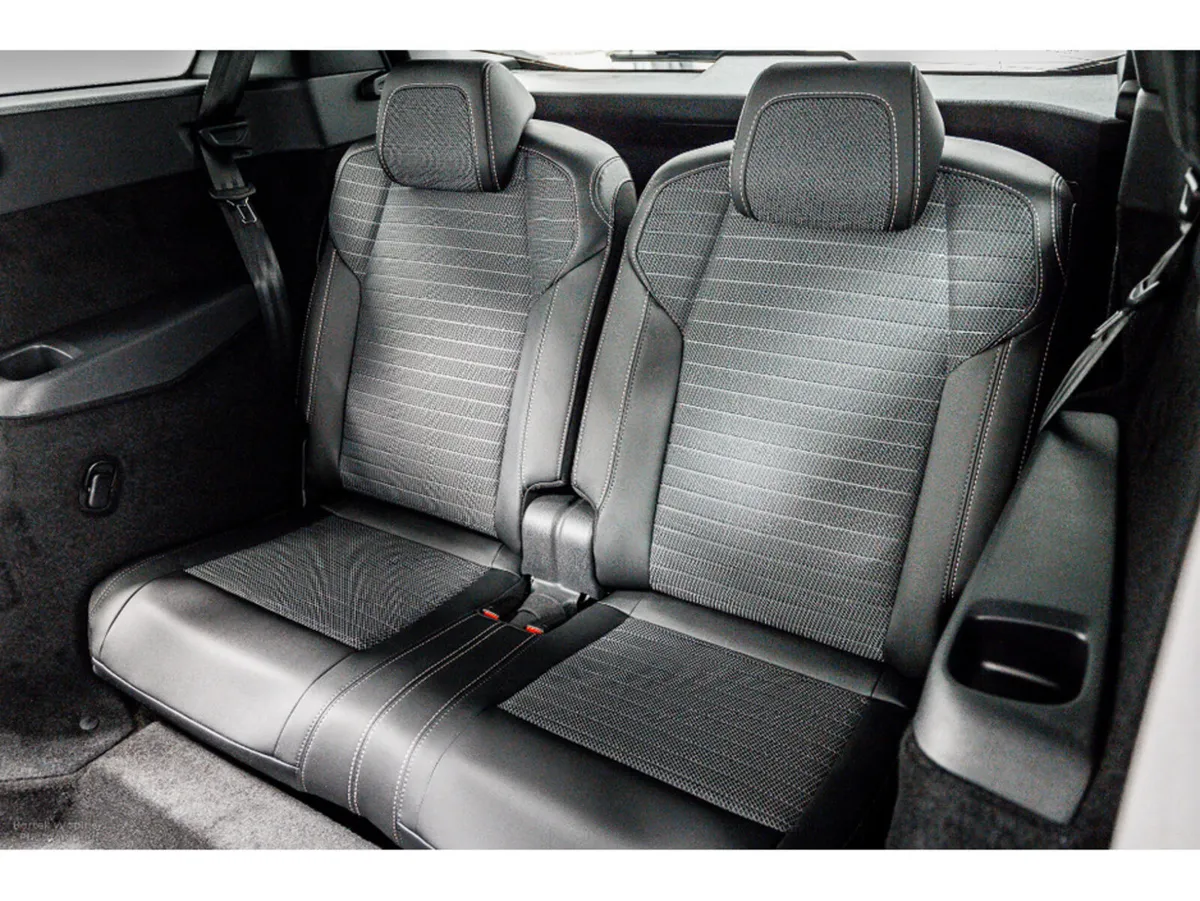 Peugeot 5008 *Demo* Allure HYBRID Auto 145HP - 7 S - Image 6