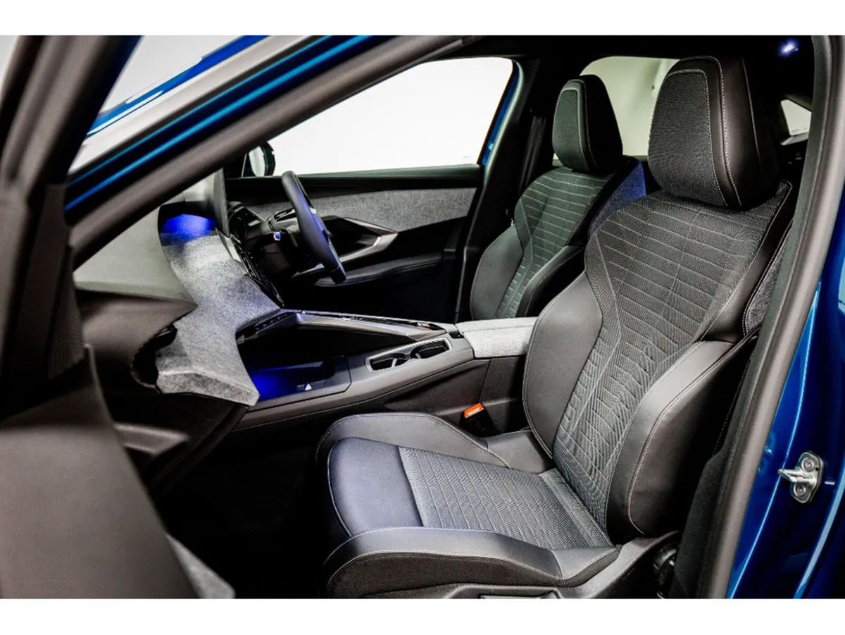 Peugeot 3008 E-Allure 73kWh 210bhp - includes Prot - Image 6