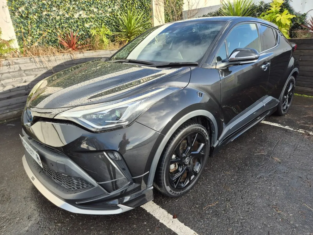 Toyota C-HR 1.8 HYBRID / SOL G-PACK NERO EDITION W - Image 3