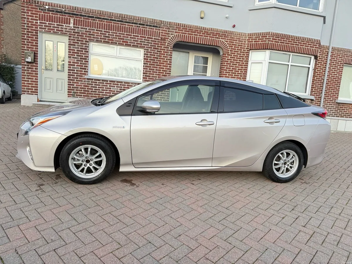 Toyota Prius 2018 ( only 28000 KM driven ) - Image 4