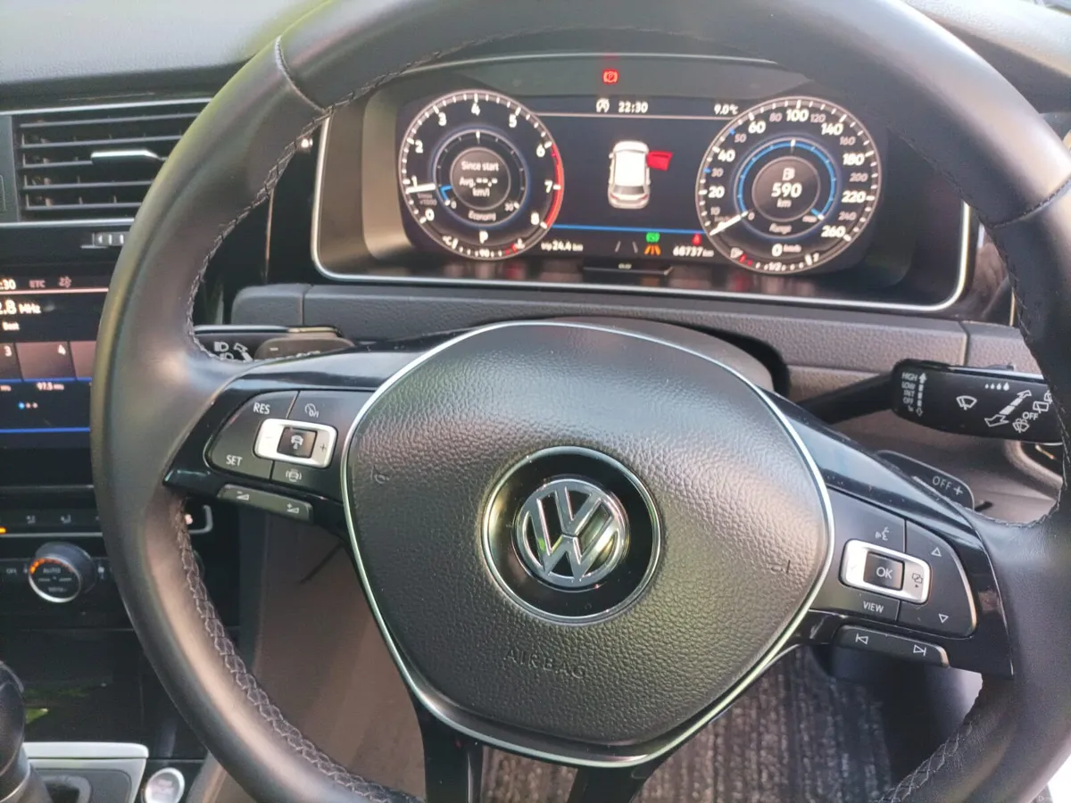 Volkswagen Golf 1.4 TSI Highline Automatic, 2019 - Image 6