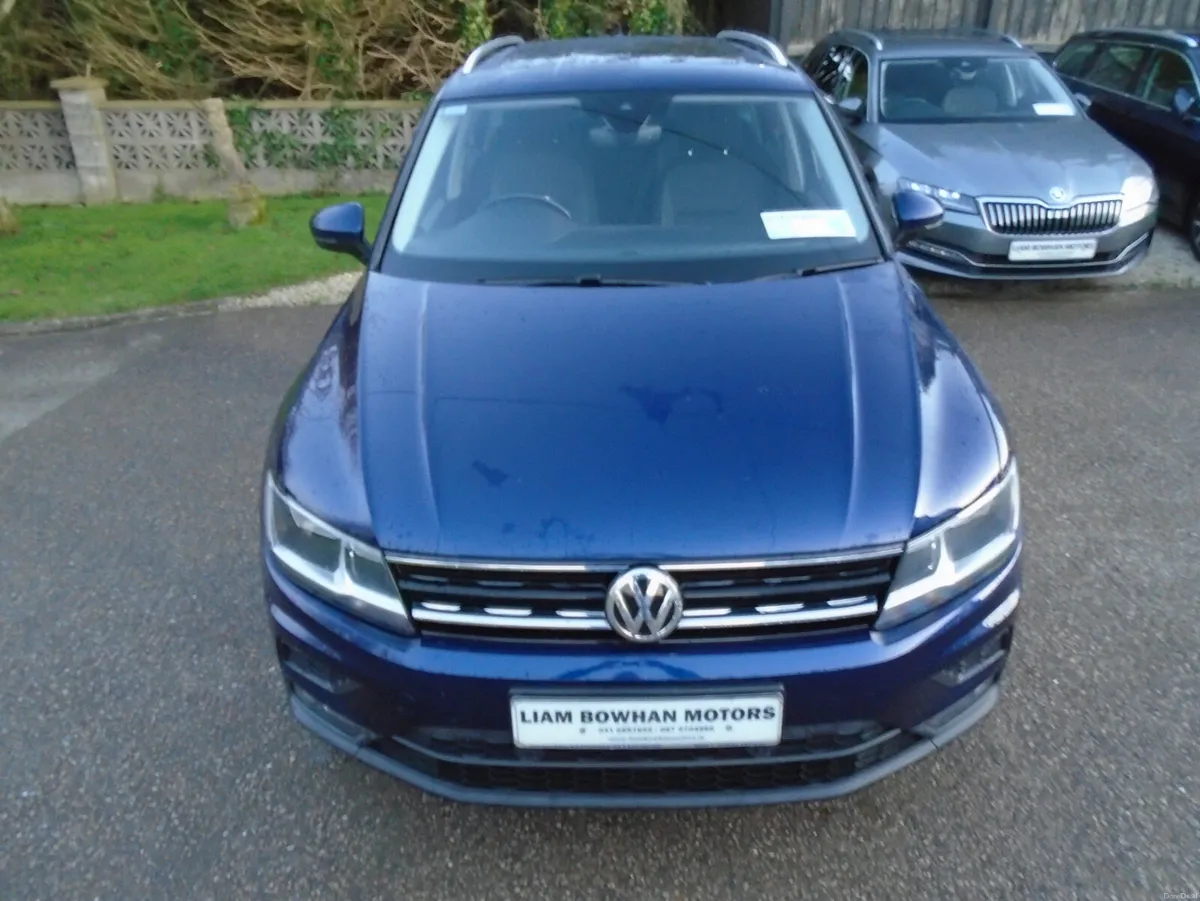 Volkswagen Tiguan 2018,panroof,camera,privacy glas - Image 3