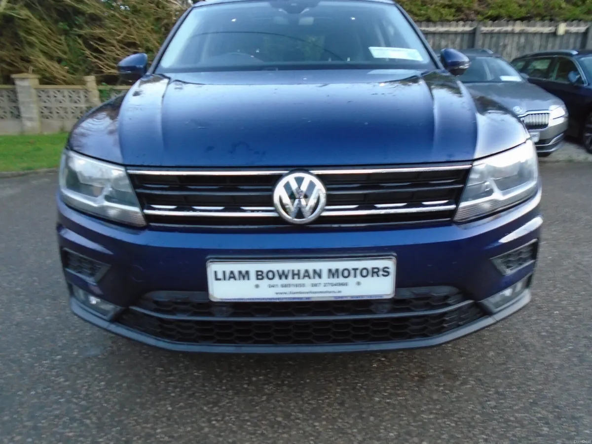 Volkswagen Tiguan 2018,panroof,camera,privacy glas - Image 4
