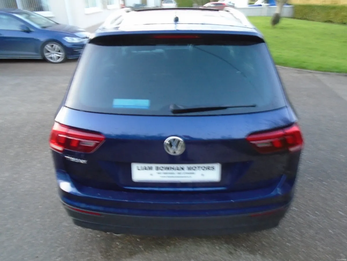 Volkswagen Tiguan 2018,panroof,camera,privacy glas - Image 5