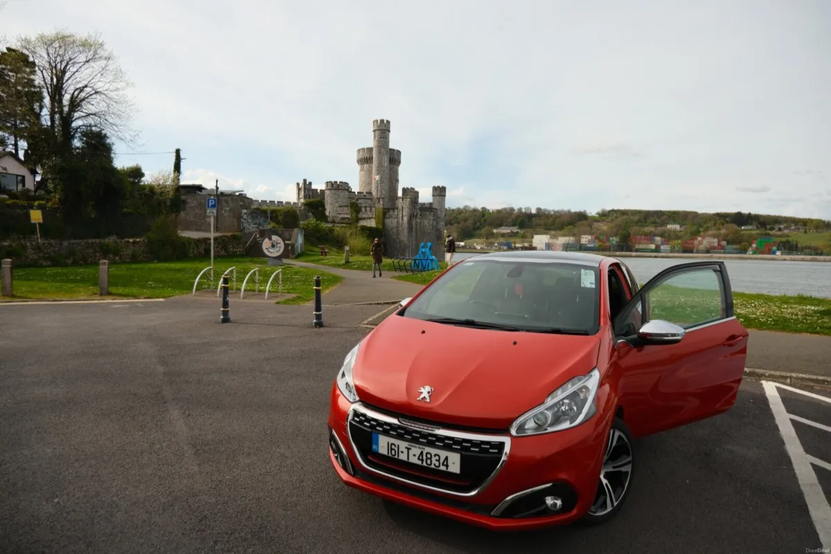 Peugeot 208 2016 - Image 2