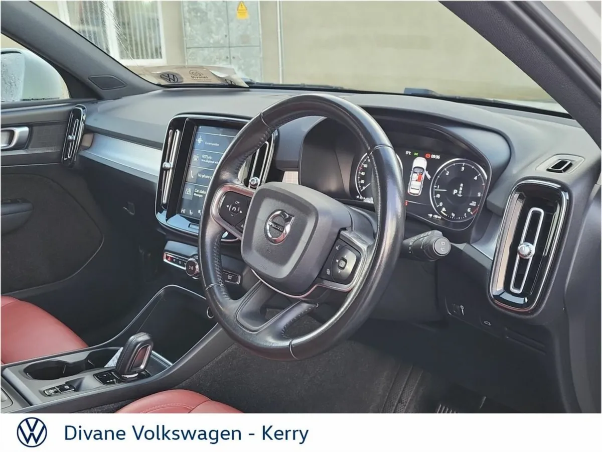 Volvo XC40 D3  AUTOMATIC 150BHP MOMENTUM - Image 4