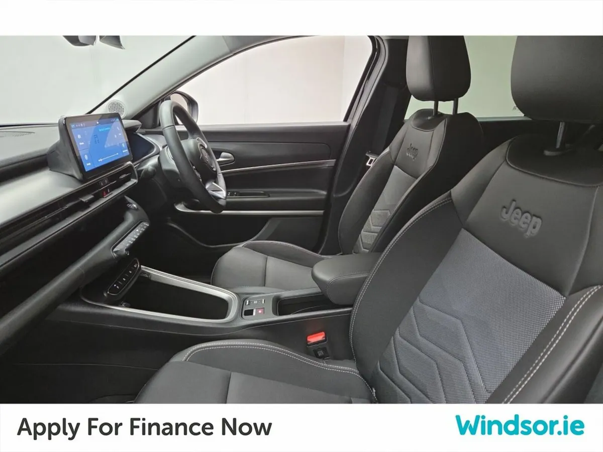 Jeep Avenger Summit 54kWh EV - Image 4