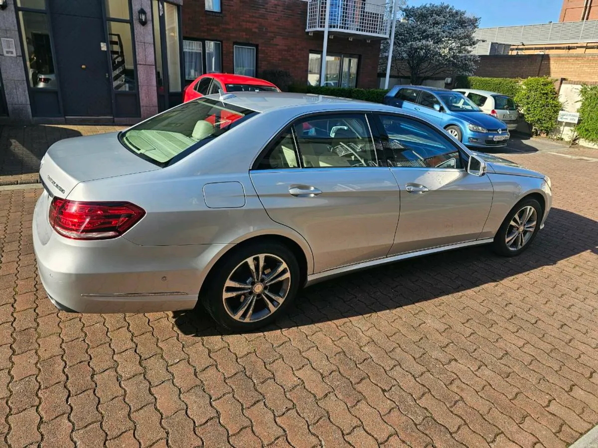 Mercedes-Benz E300, 2014 - Image 4