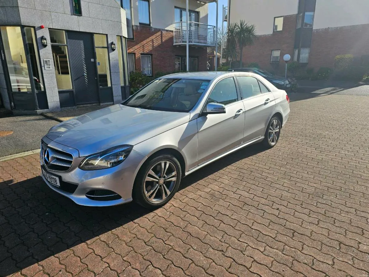 Mercedes-Benz E300, 2014 - Image 1