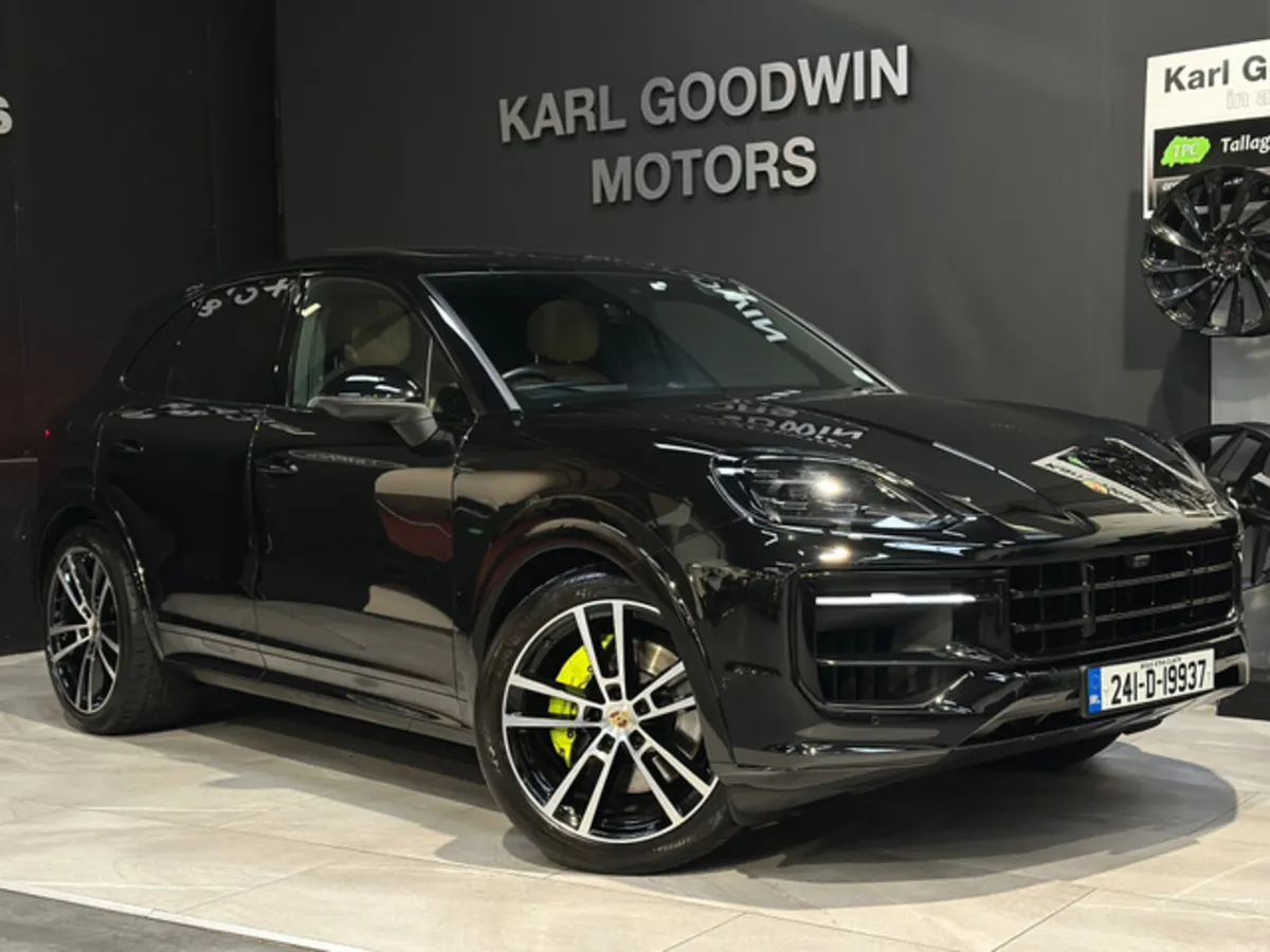 3.0 V6 E-HYBRID MEGA  SPEC - Image 1