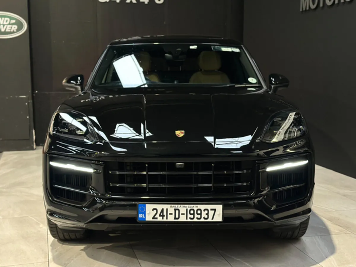 3.0 V6 E-HYBRID MEGA  SPEC - Image 4