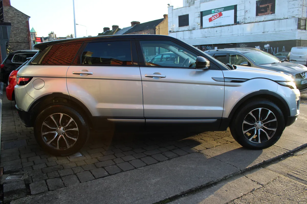 Land Rover Range Rover Evoque 4X4 2017 *1 OWNER* - Image 3