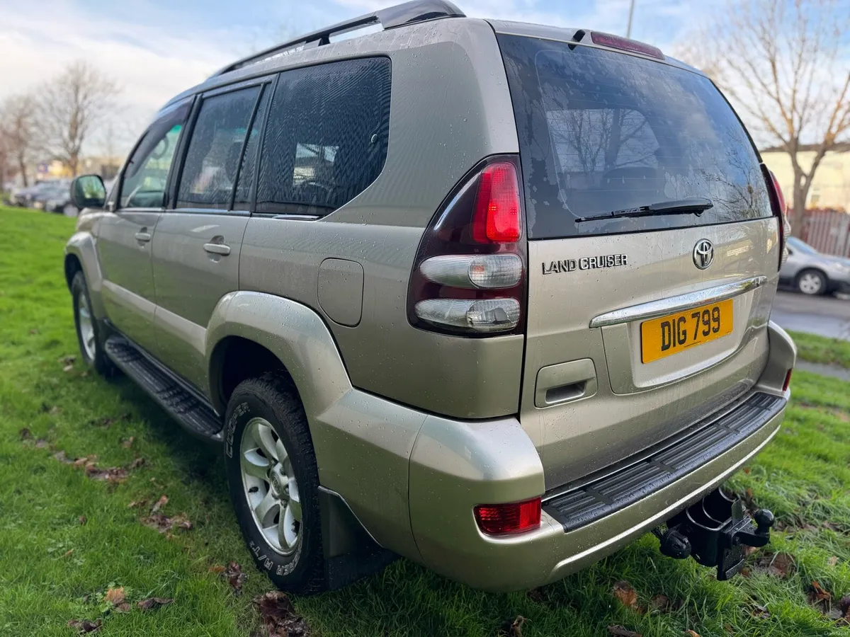 2005 Landcruiser LC4 Auto 8 Seater - Image 3