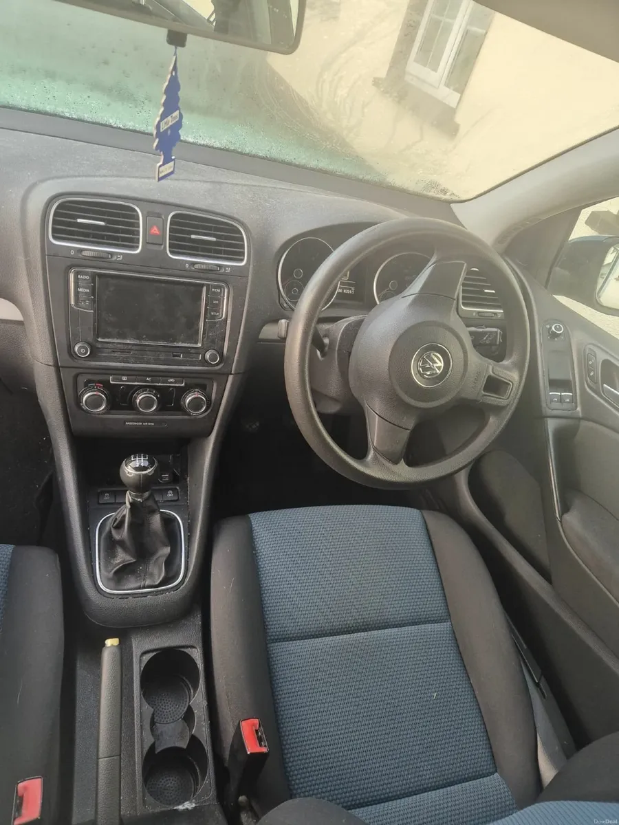 Volkswagen Golf 2011 - Image 1