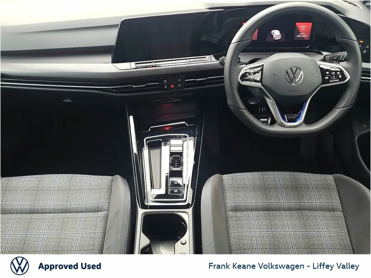 Volkswagen Golf GTE PHEV AUTO 1.4 TSI 245HP *DOLPH - Image 2
