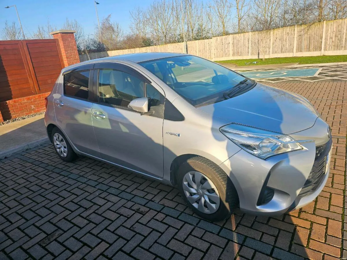 Toyota vitz hybrid 2019 - Image 4