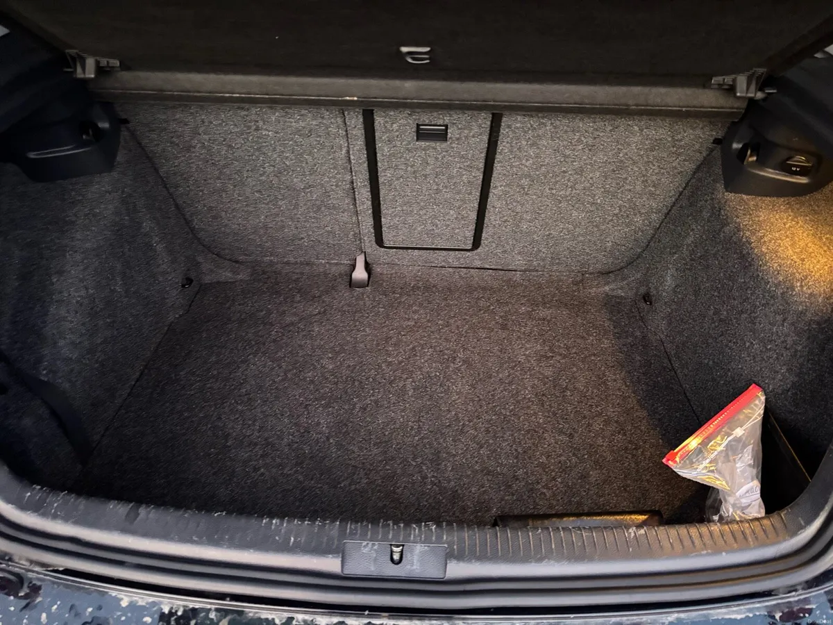 Volkswagen Golf 2012 - Image 4