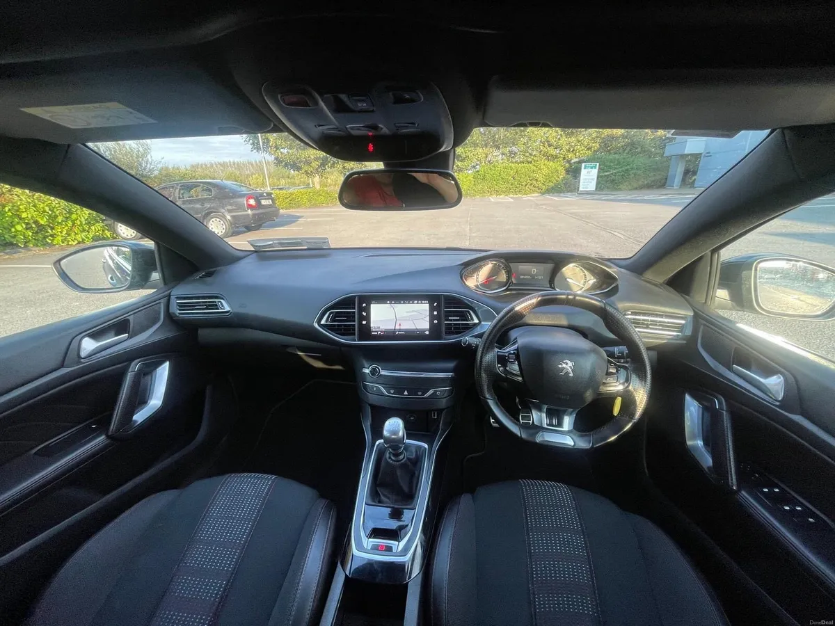 Peugeot 308 GT-LINE 1.2 Pertol - Image 5