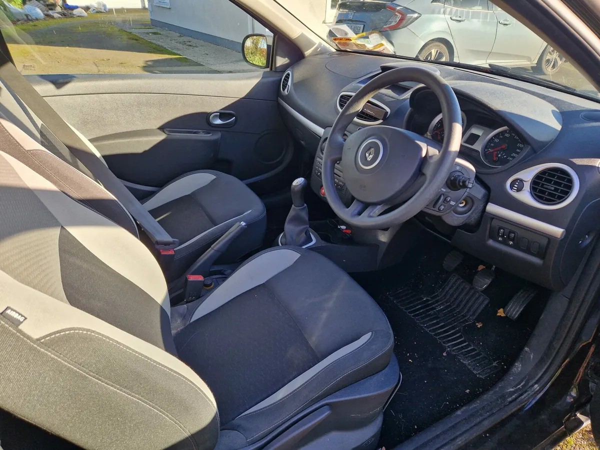 Renault Clio - Image 3