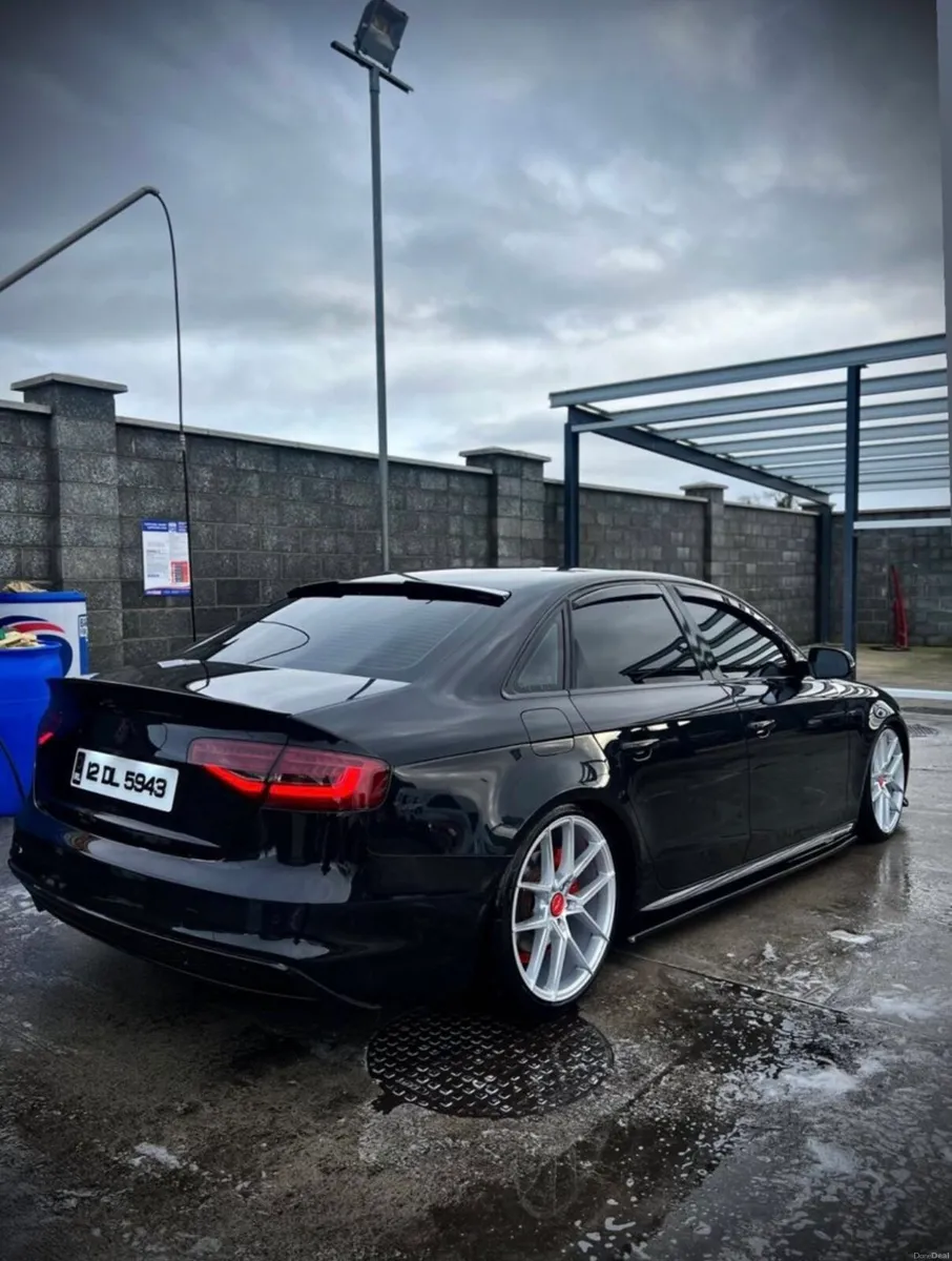 Audi A4 - Image 2