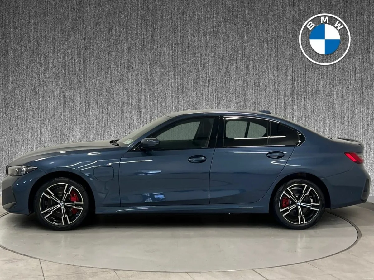 BMW 3-Series 330e PHEV M Sport Saloon IMMEDIATE DE - Image 4