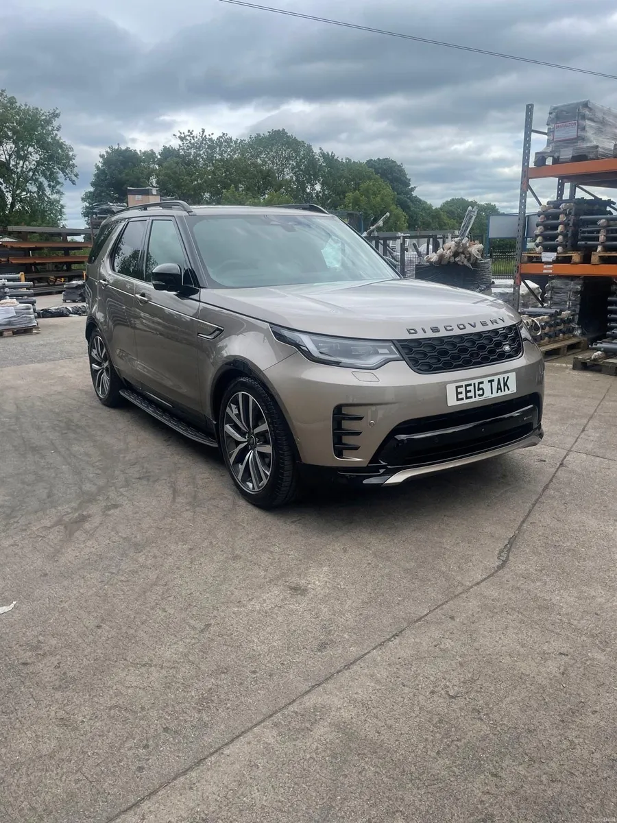 Land Rover Discovery 2022 - Image 1