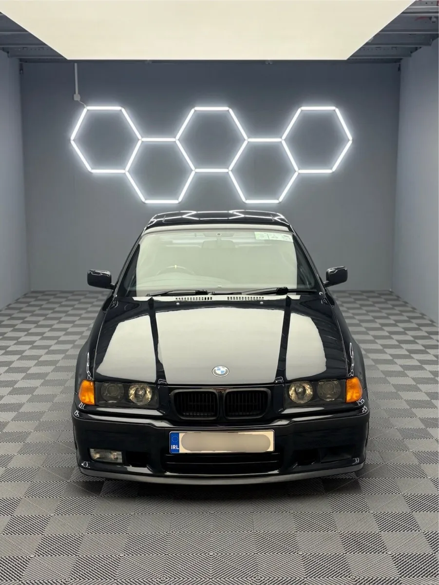 BMW E36 318is - Image 1