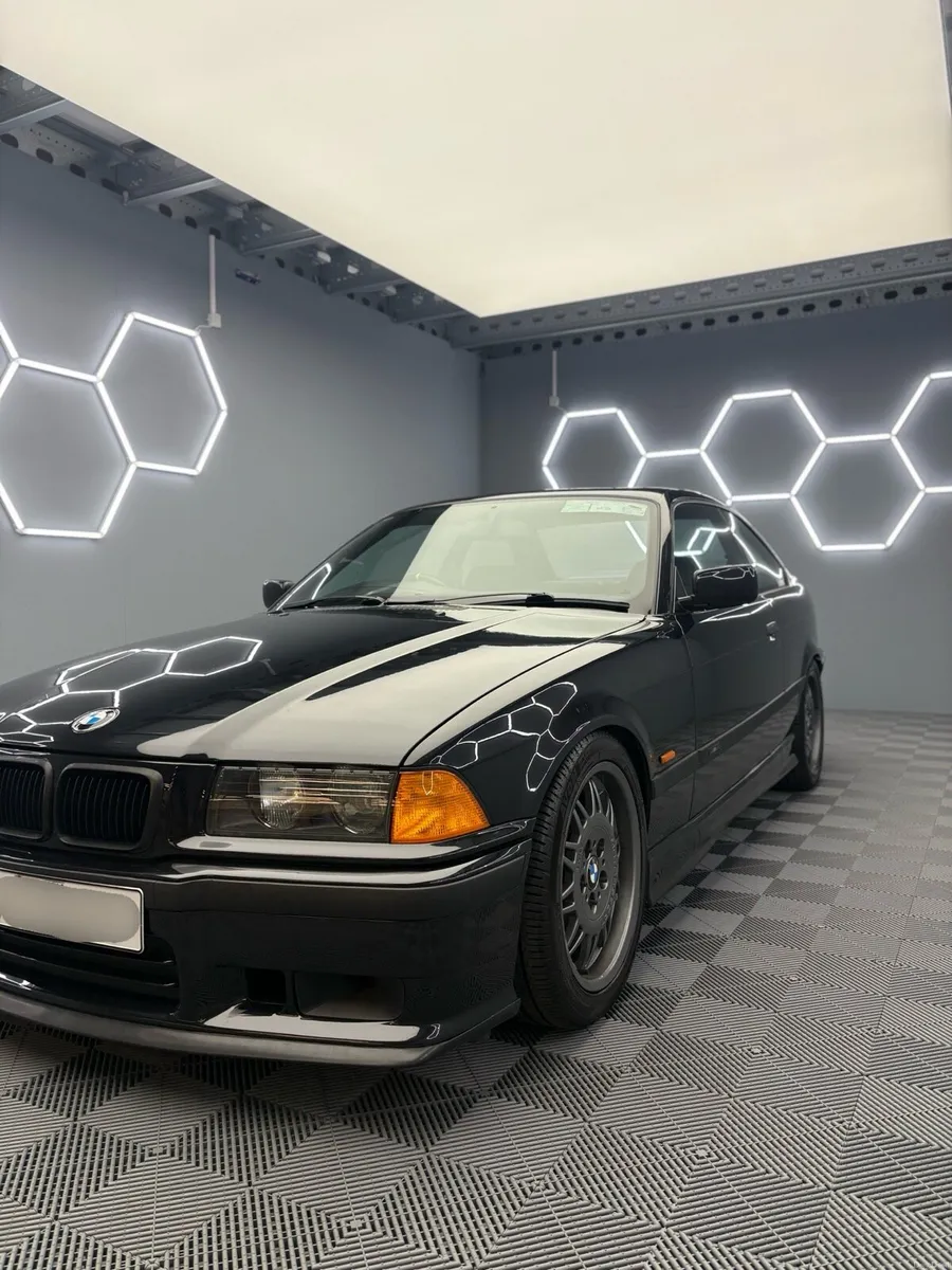 BMW E36 318is - Image 3