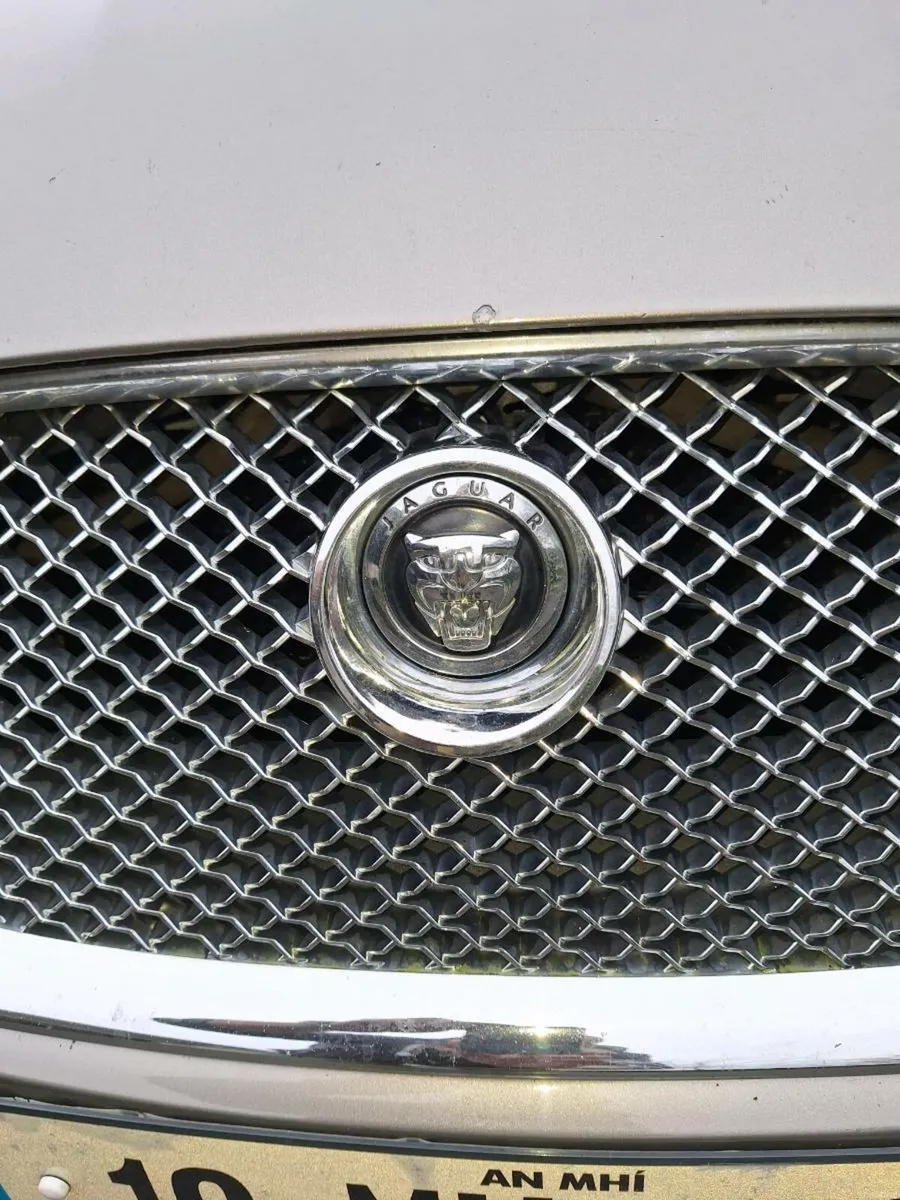 JAGUAR XF 3LTR LUXURY 2010 - Image 3