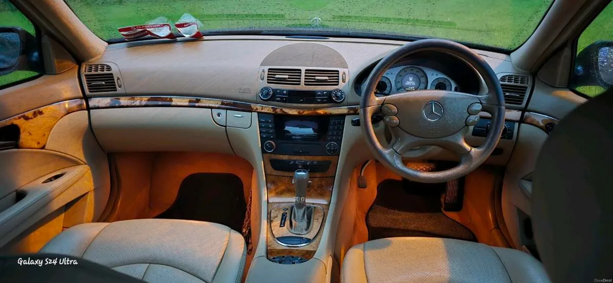 2009 mercedes e220 cdi - Image 1