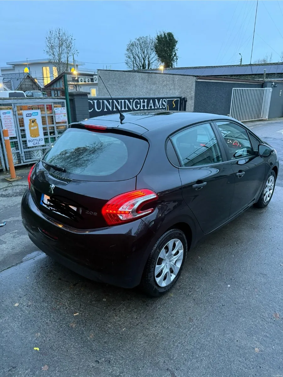Peugeot 208 2013 - Image 2