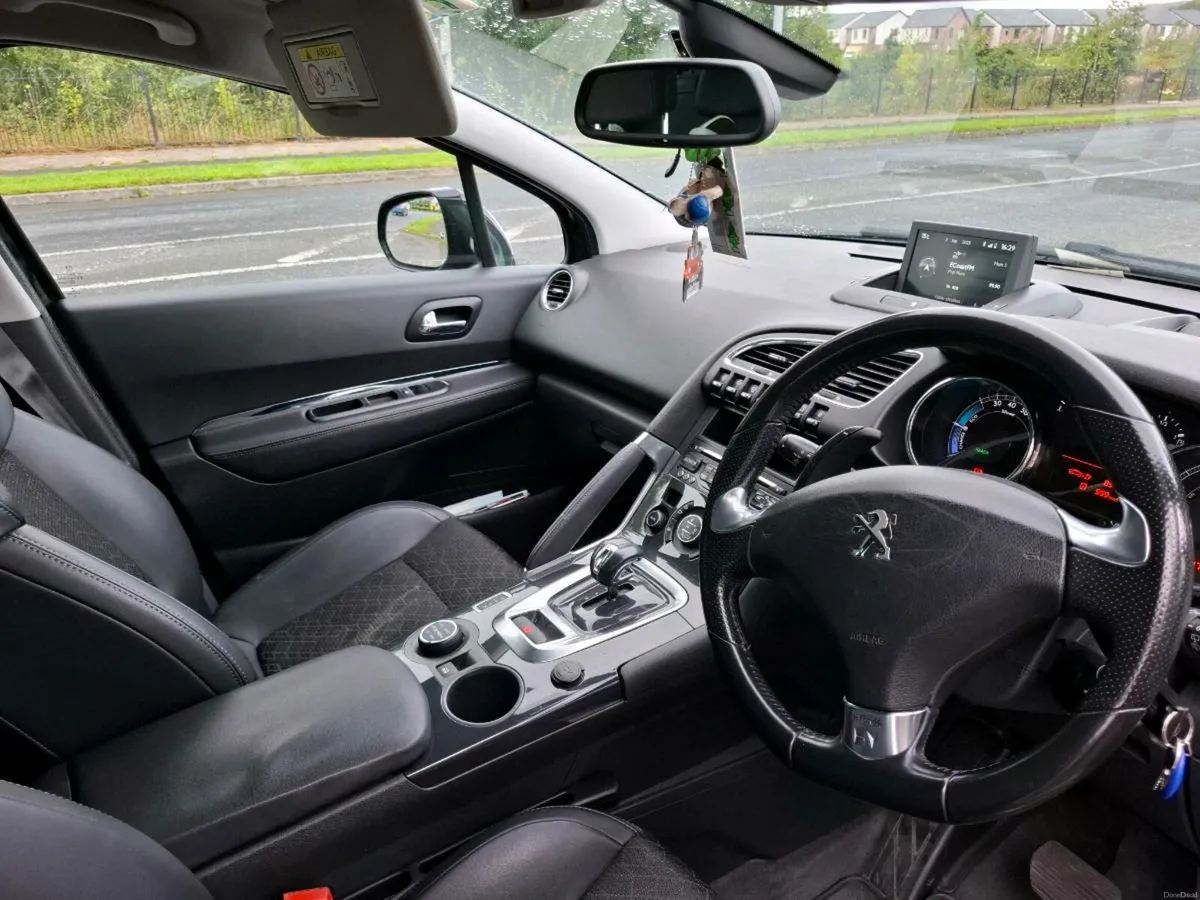 AUTOMATIC 2015 Peugeot 3008  HYBRID 4 4X4 ALLURE 5 - Image 1