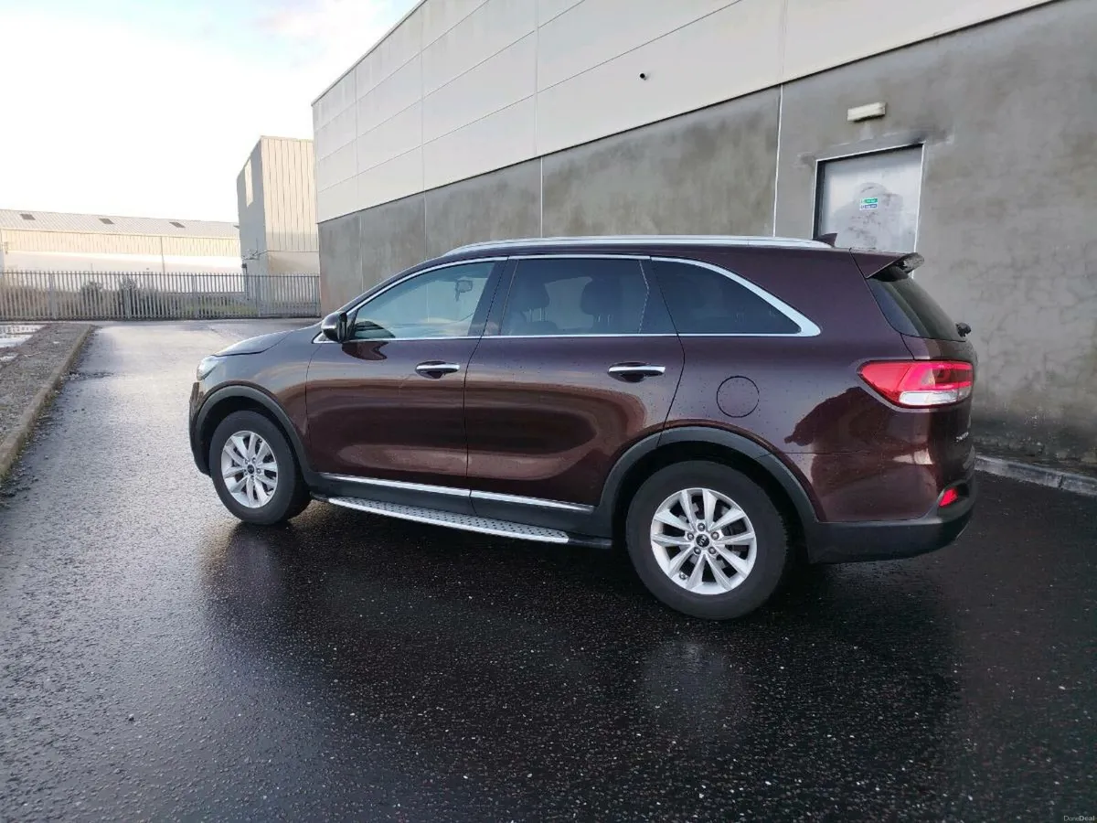 KIA SORENTO LOW MILES- 7 SEATER - Image 3